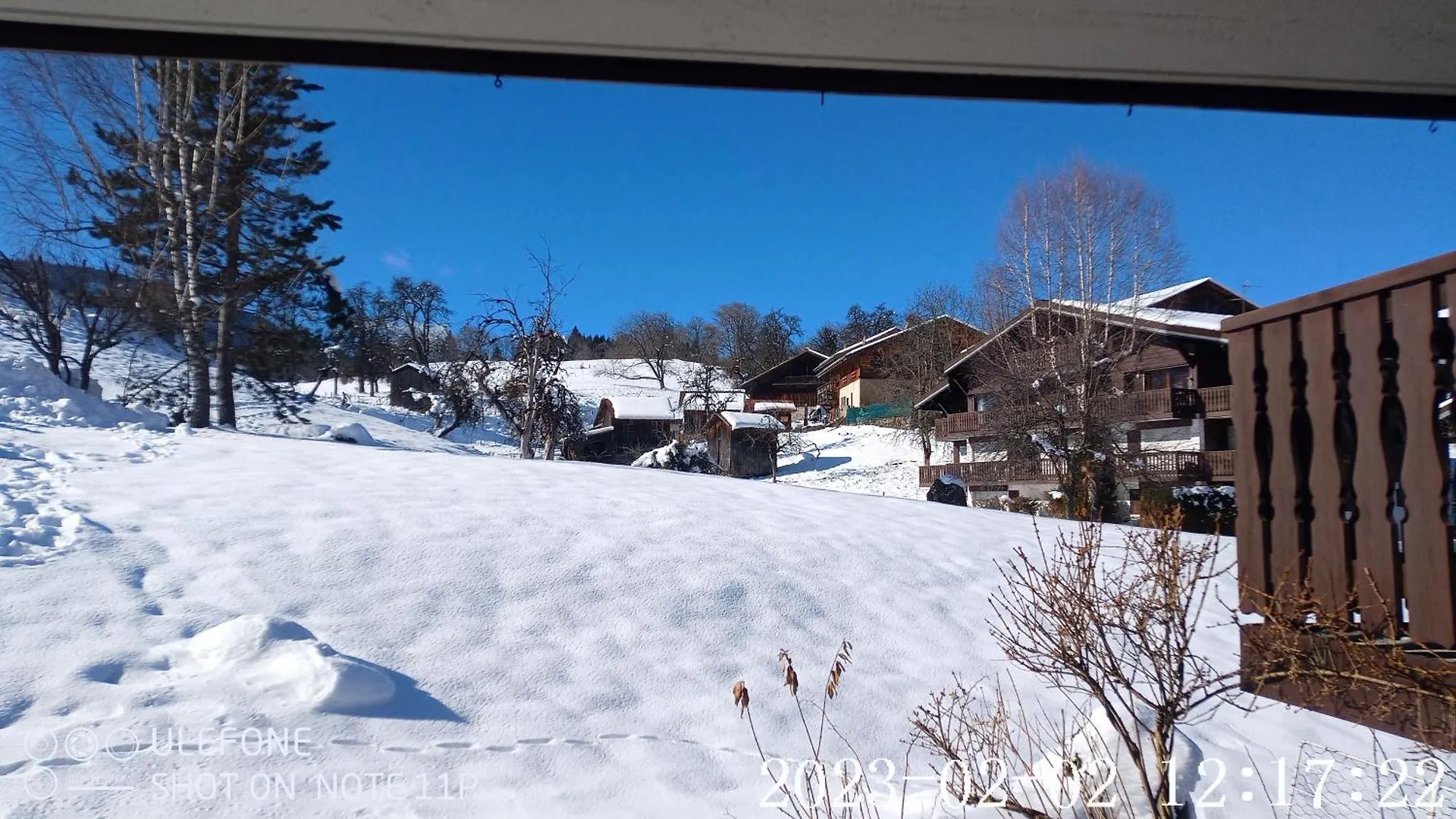 Tres Beau T3 En Rez De Jardin A 5 Minutes De La Station De Carroz contacts
